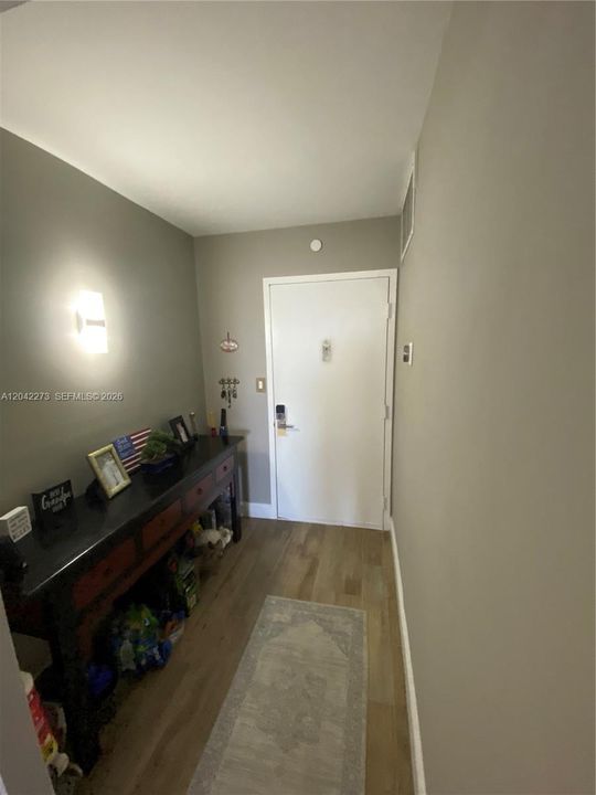 В аренду: $4,700 (2 спален, 2 ванн, 1338 Квадратных фут)