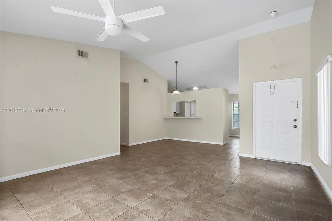 В аренду: $3,750 (4 спален, 2 ванн, 1446 Квадратных фут)