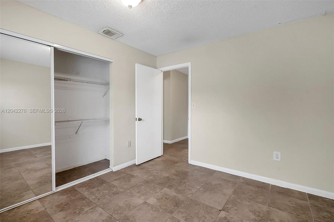 В аренду: $3,750 (4 спален, 2 ванн, 1446 Квадратных фут)