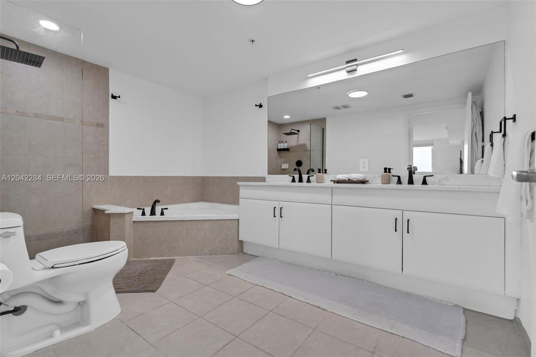 For Sale: $469,000 (2 beds, 2 baths, 1268 Square Feet)