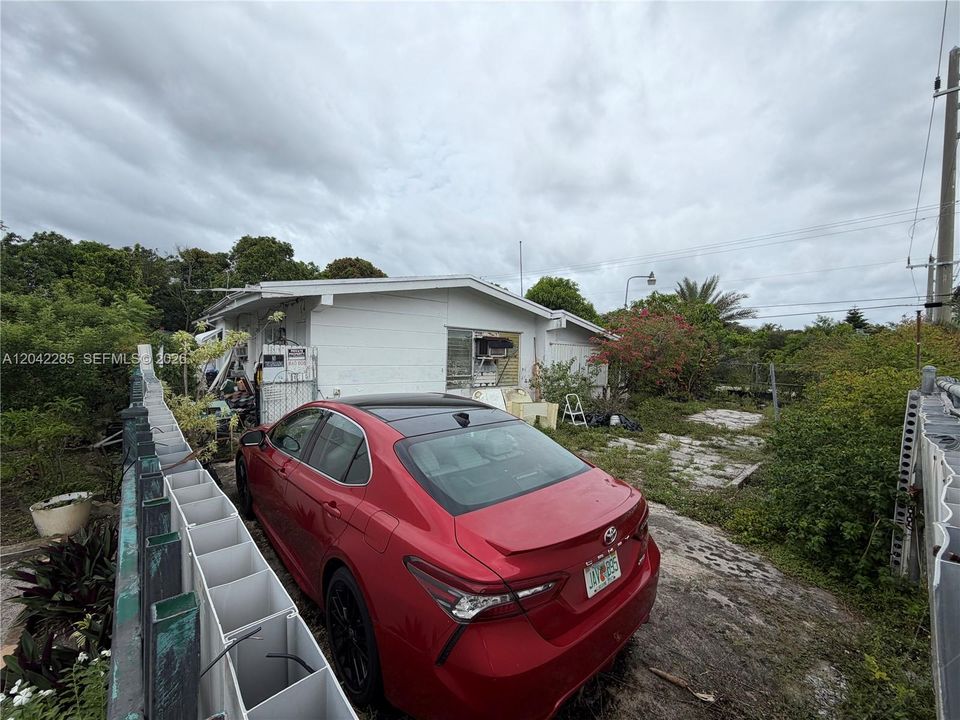 Active With Contract: $379,000 (3 beds, 2 baths, 1176 Square Feet)