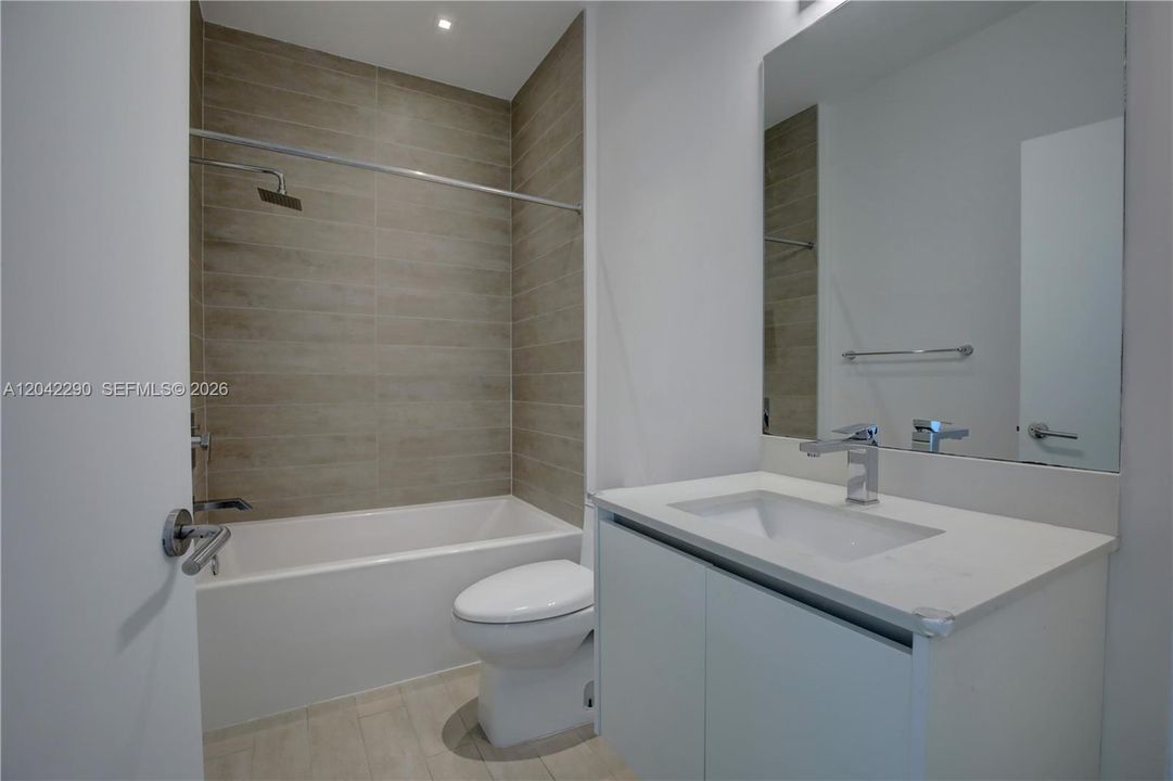 For Rent: $5,700 (2 beds, 3 baths, 1505 Square Feet)