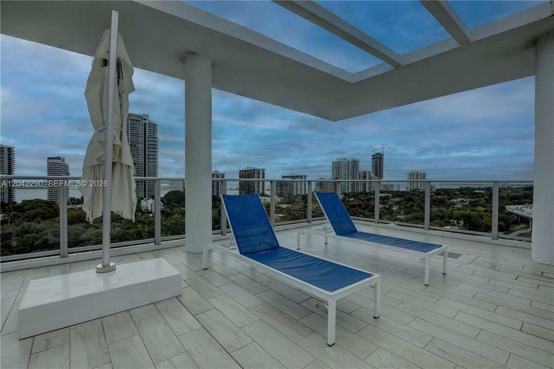 For Rent: $5,700 (2 beds, 3 baths, 1505 Square Feet)