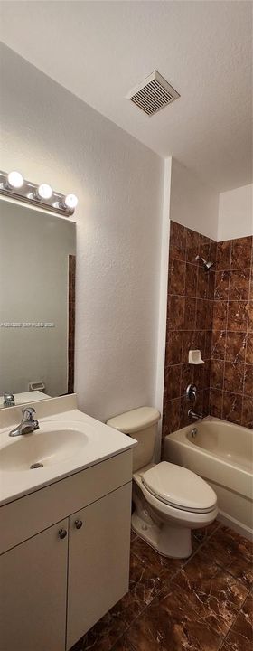 В аренду: $2,800 (3 спален, 2 ванн, 1308 Квадратных фут)