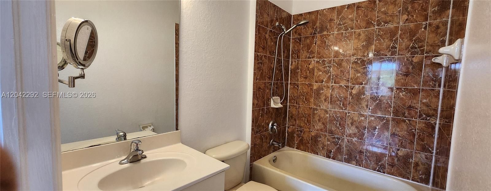 В аренду: $2,800 (3 спален, 2 ванн, 1308 Квадратных фут)