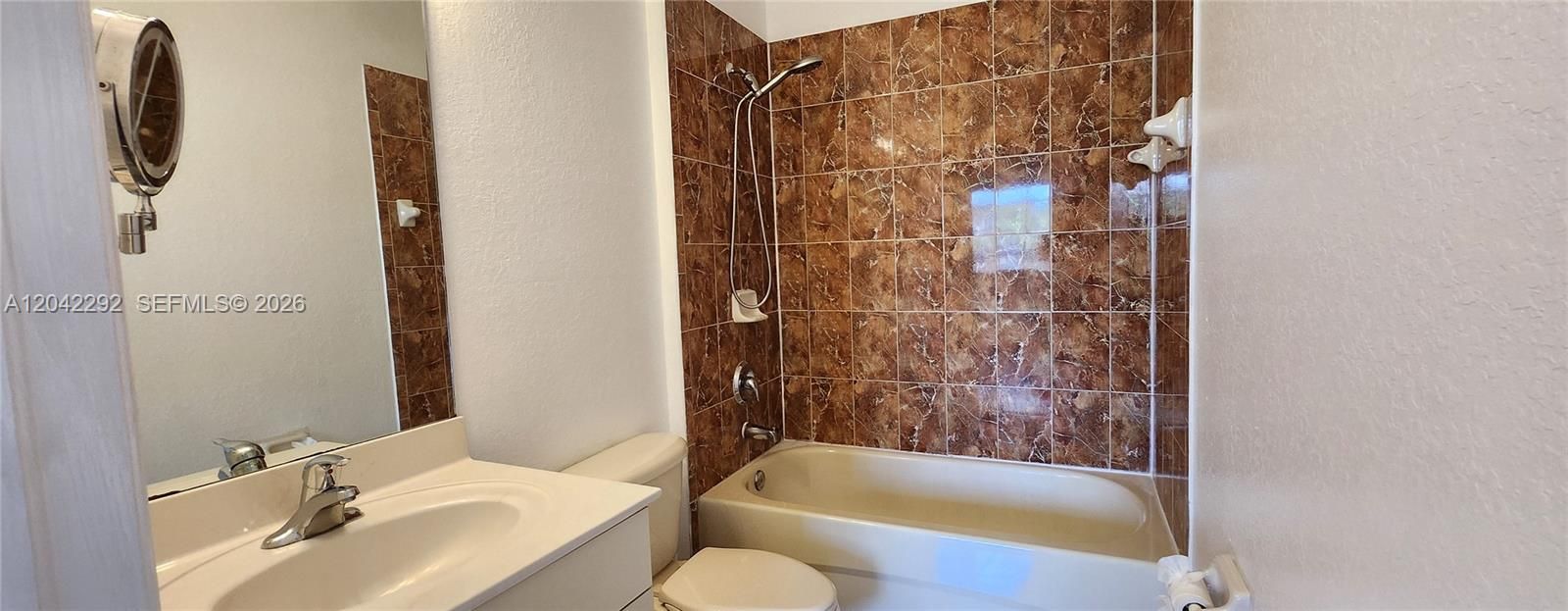 В аренду: $2,800 (3 спален, 2 ванн, 1308 Квадратных фут)
