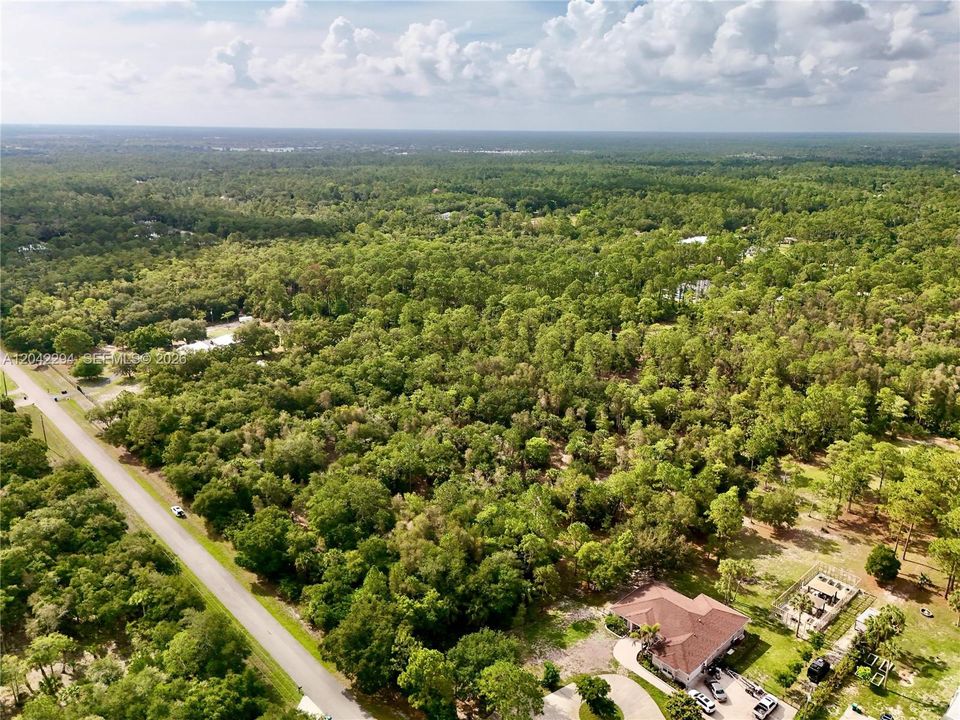 En Venta: $215,000 (2.50 acres)