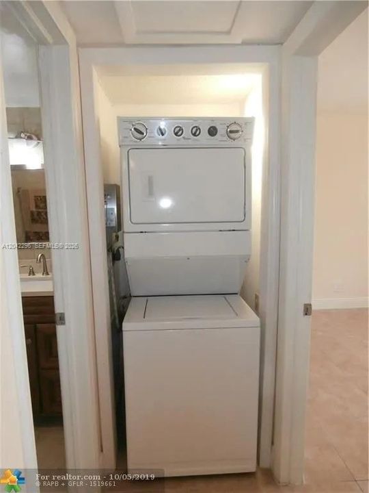 В аренду: $1,975 (2 спален, 2 ванн, 900 Квадратных фут)