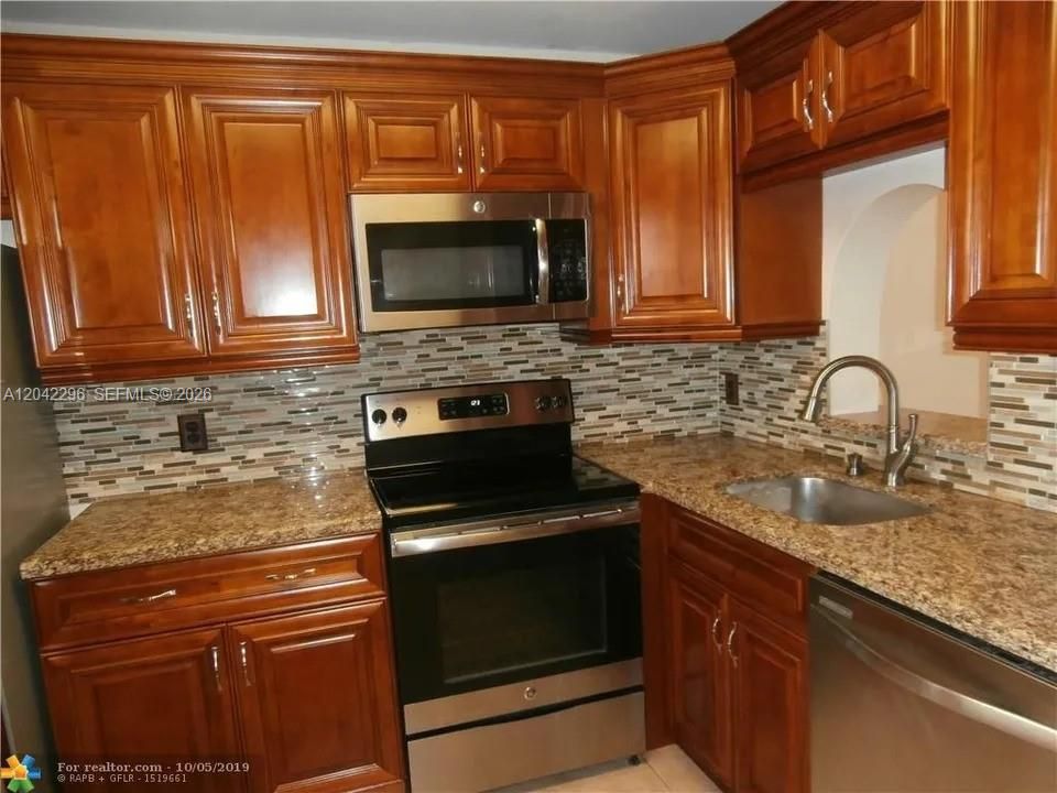 В аренду: $1,975 (2 спален, 2 ванн, 900 Квадратных фут)
