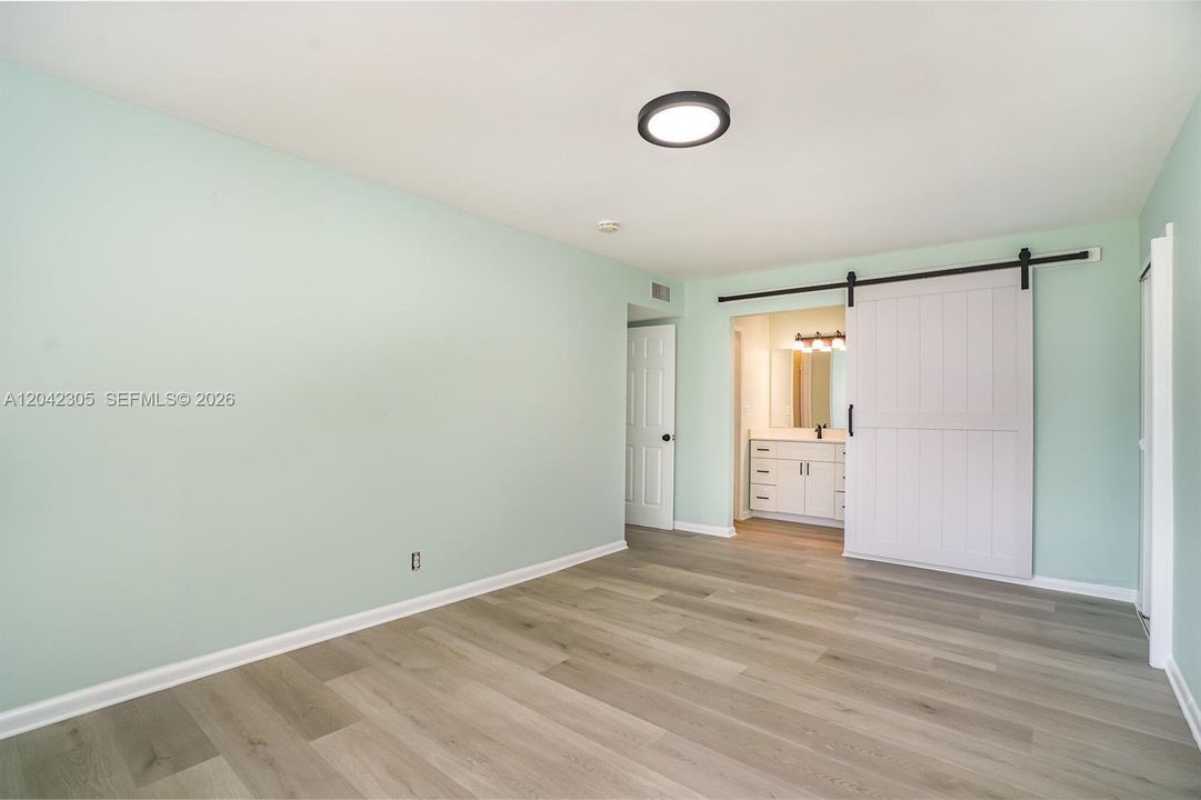 For Sale: $269,900 (2 beds, 2 baths, 1175 Square Feet)