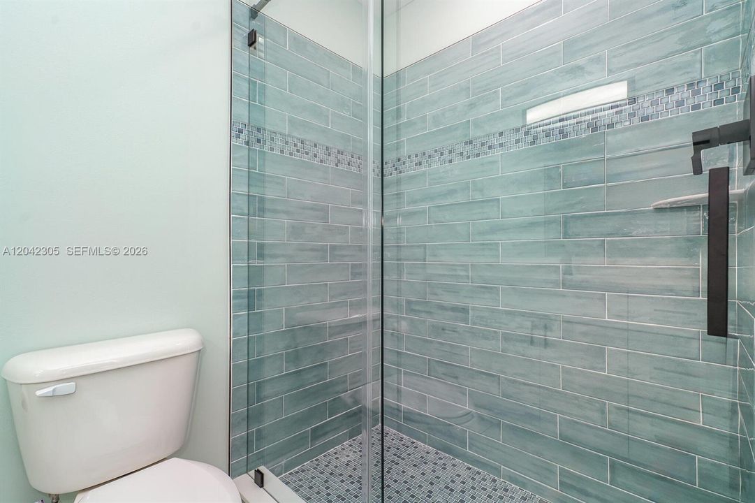 For Sale: $269,900 (2 beds, 2 baths, 1175 Square Feet)