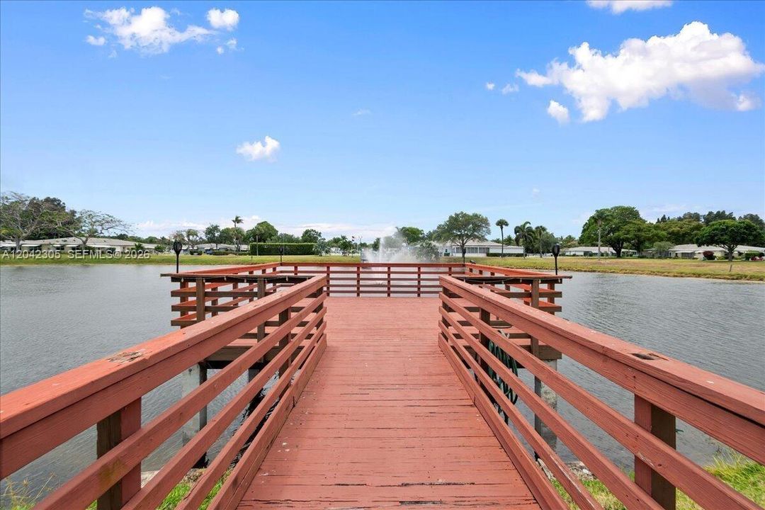 For Sale: $269,900 (2 beds, 2 baths, 1175 Square Feet)