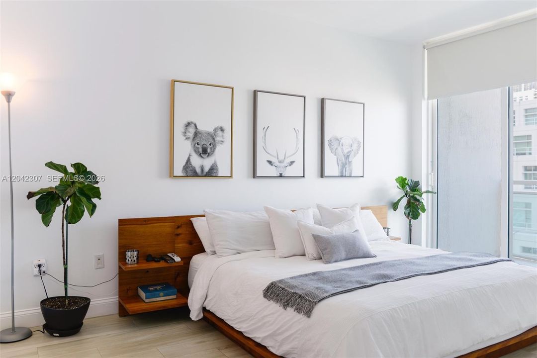 MASTER BED
