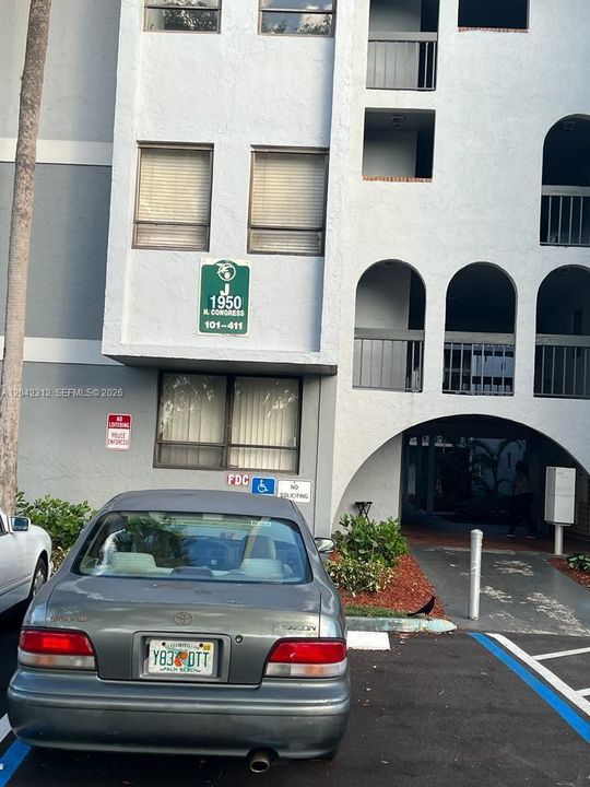 For Rent: $1,700 (2 beds, 1 baths, 850 Square Feet)