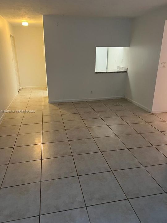 For Rent: $1,700 (2 beds, 1 baths, 850 Square Feet)