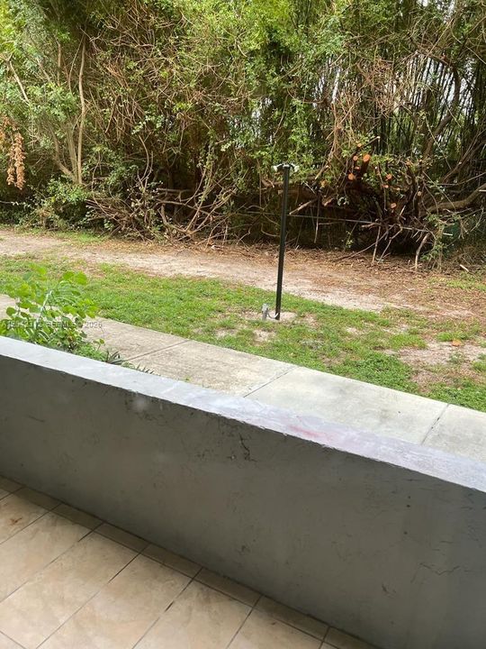 For Rent: $1,700 (2 beds, 1 baths, 850 Square Feet)