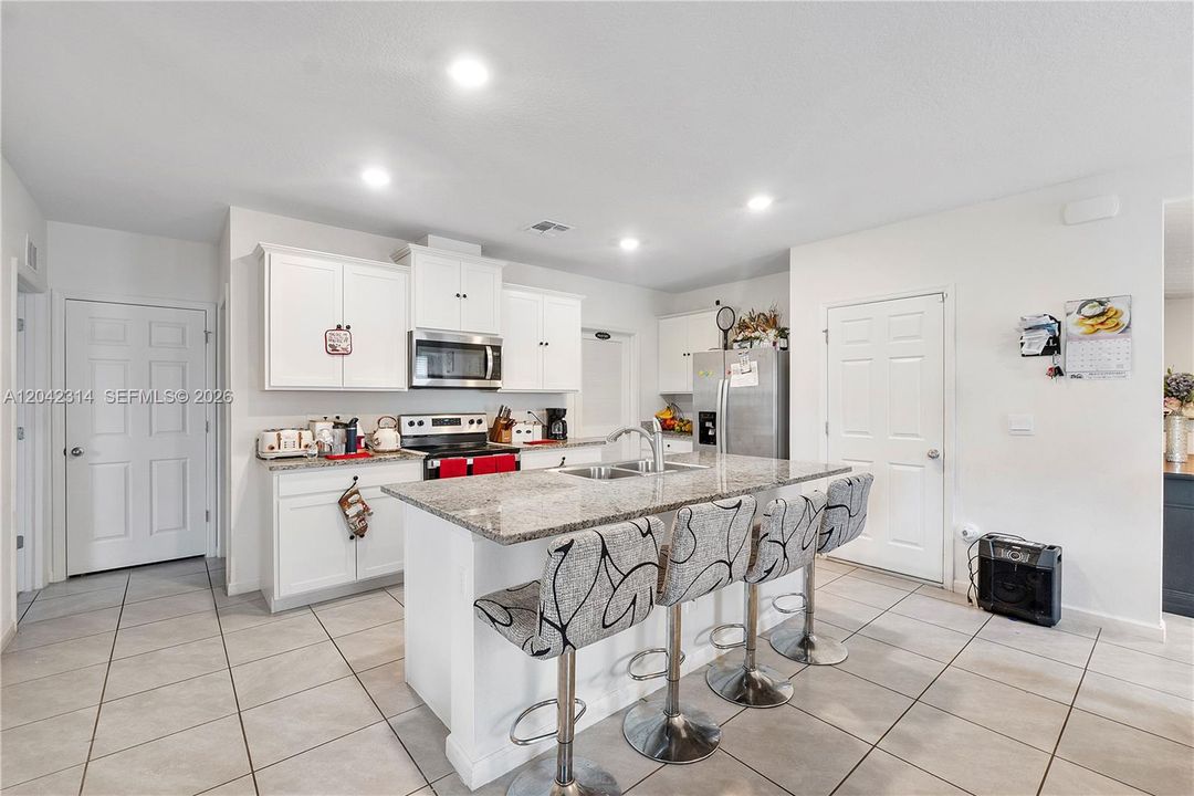 For Sale: $430,000 (5 beds, 3 baths, 2447 Square Feet)