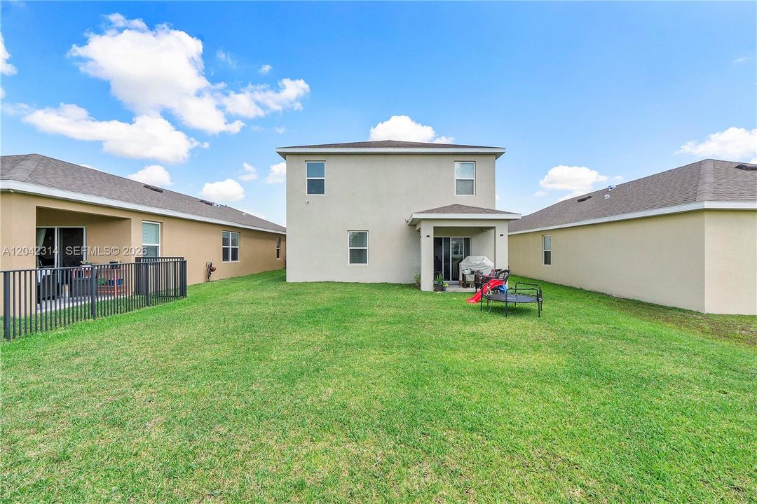 For Sale: $430,000 (5 beds, 3 baths, 2447 Square Feet)