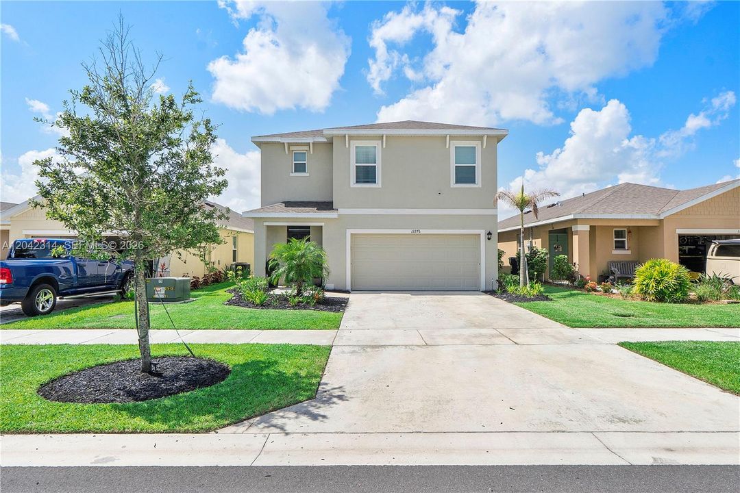 For Sale: $430,000 (5 beds, 3 baths, 2447 Square Feet)