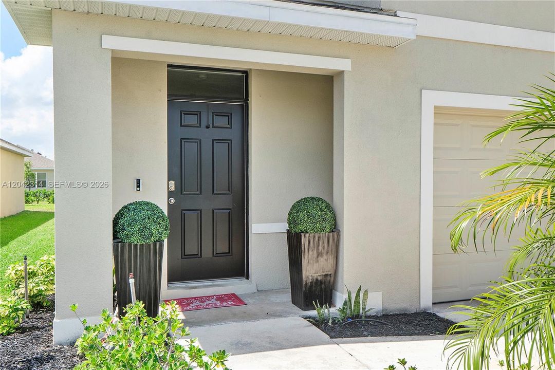 For Sale: $430,000 (5 beds, 3 baths, 2447 Square Feet)