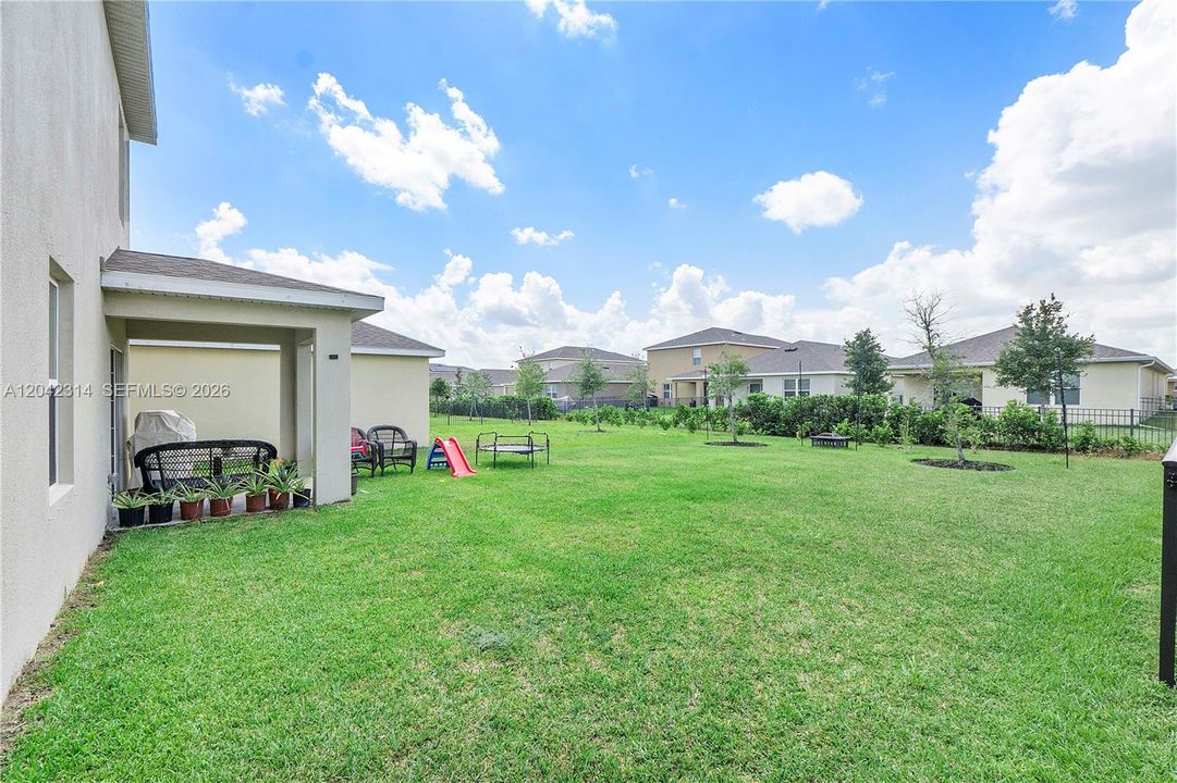For Sale: $430,000 (5 beds, 3 baths, 2447 Square Feet)