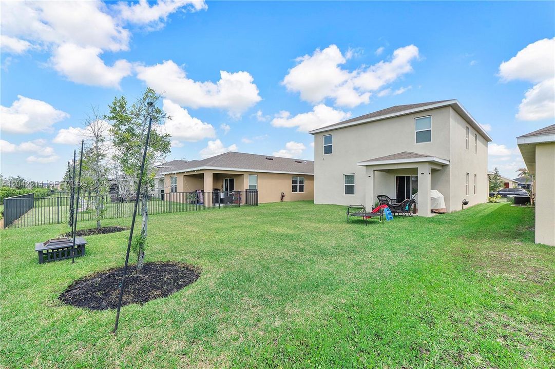 For Sale: $430,000 (5 beds, 3 baths, 2447 Square Feet)