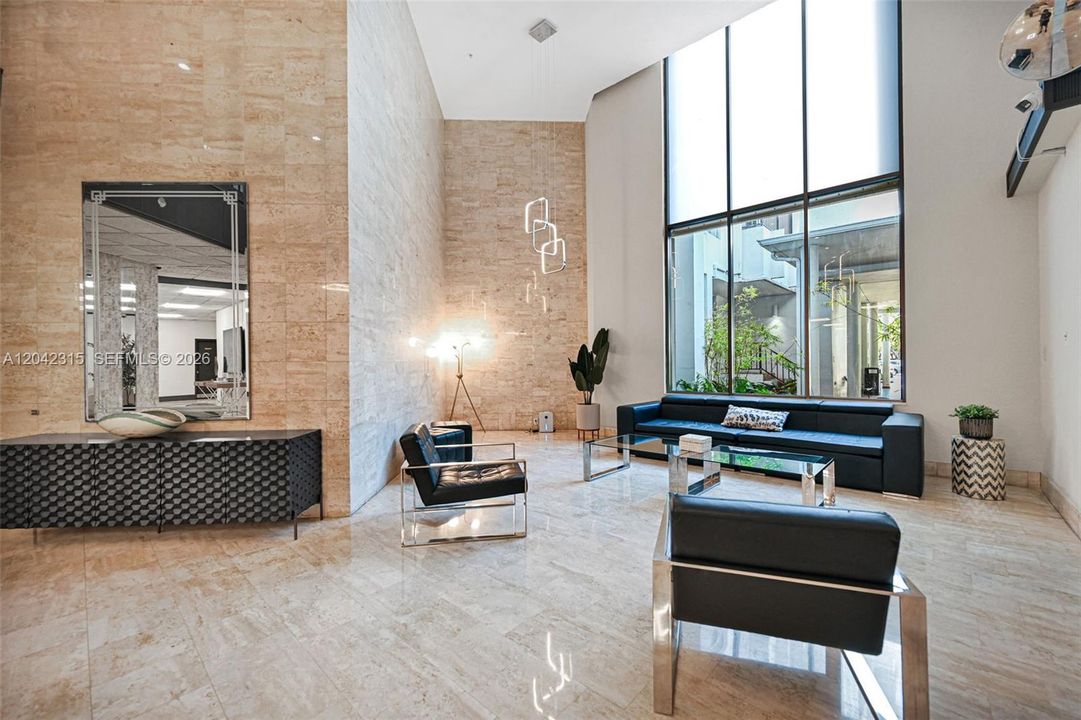 For Sale: $255,000 (2 beds, 2 baths, 1073 Square Feet)