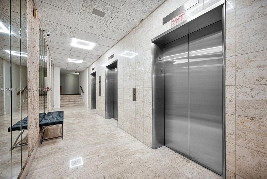 For Sale: $255,000 (2 beds, 2 baths, 1073 Square Feet)