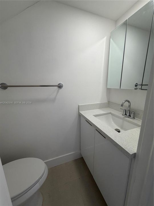В аренду: $2,300 (2 спален, 1 ванн, 900 Квадратных фут)