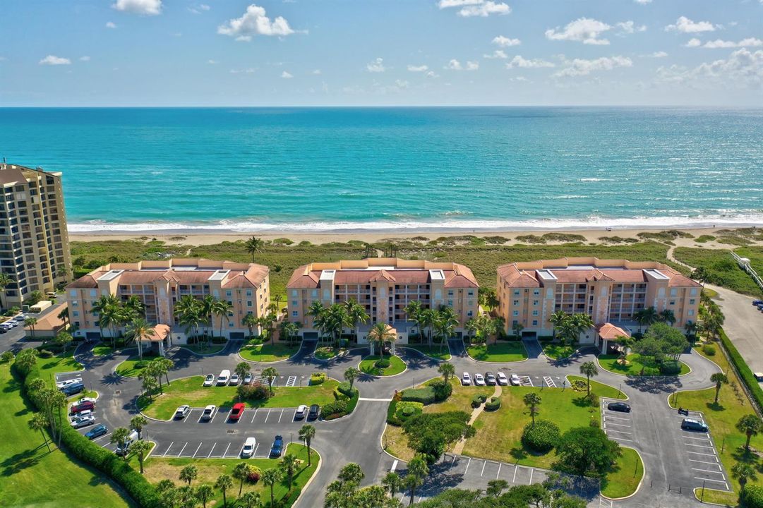 OCEANHOUSE BUILDINGS. 2000 IN THE MIDDLE