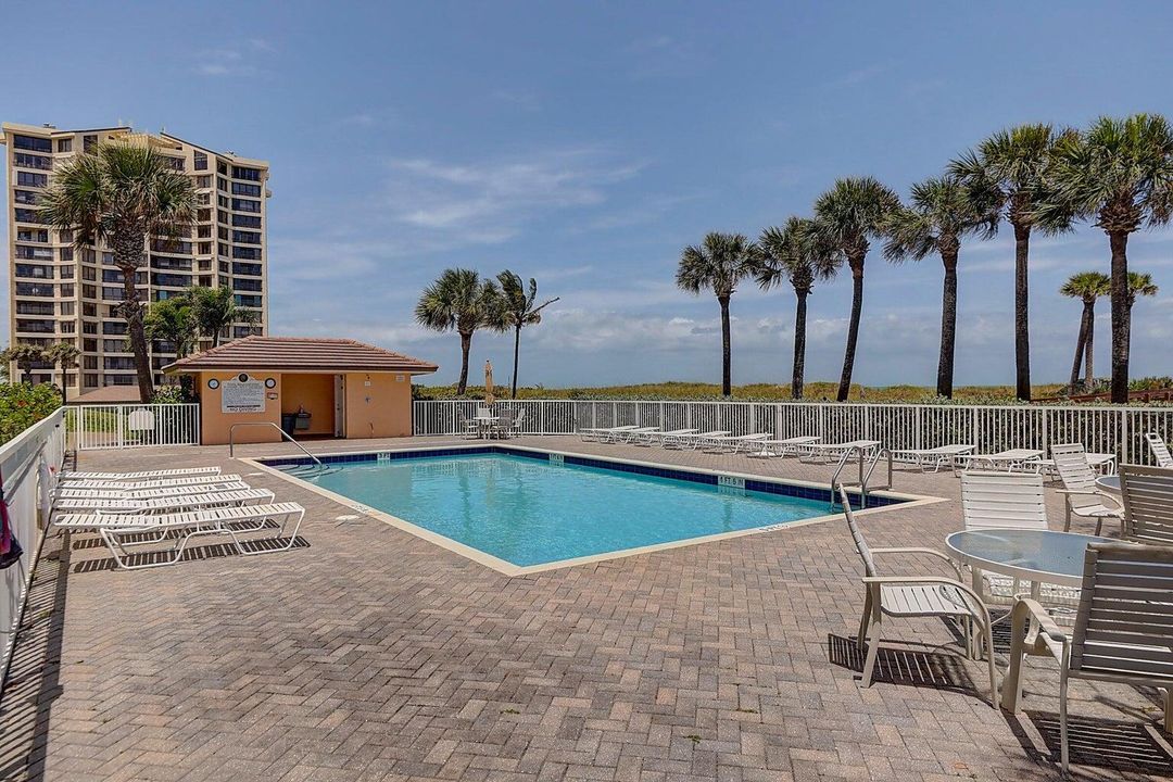 OCEANHOUSE PRIVAGE POOL.....
