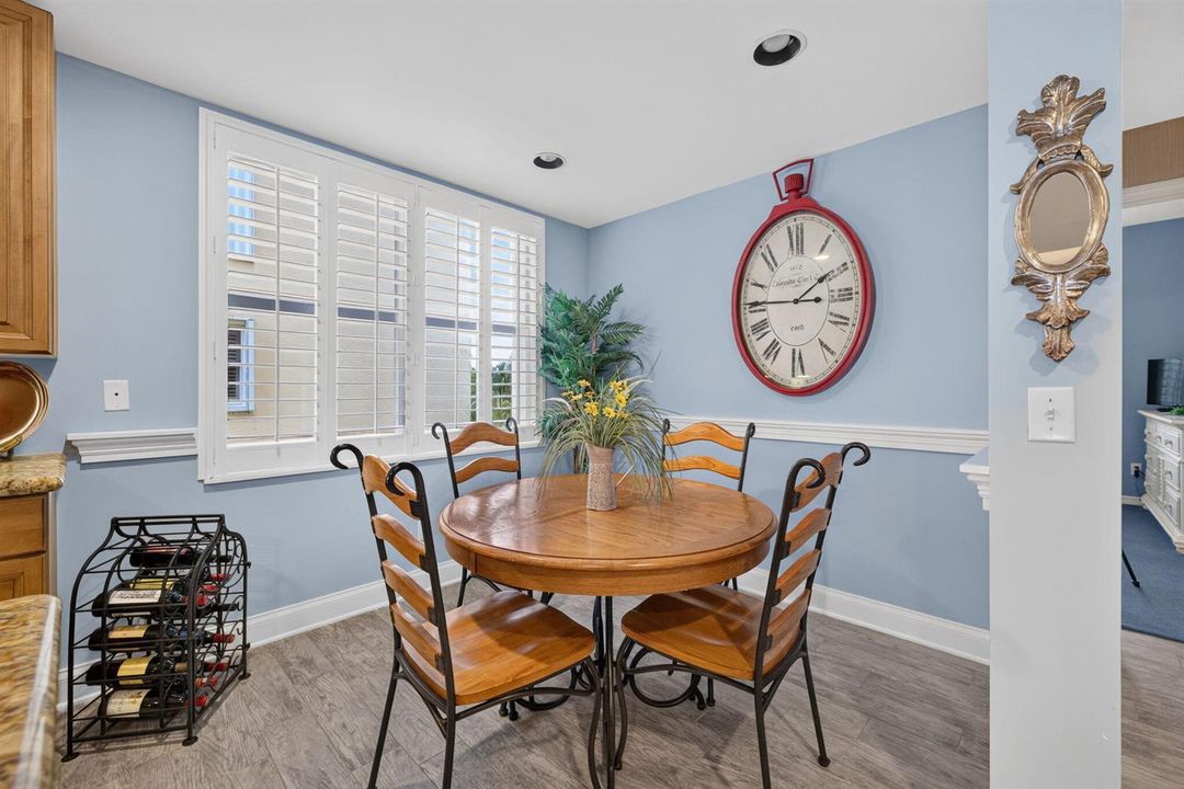 BREAKFAST NOOK