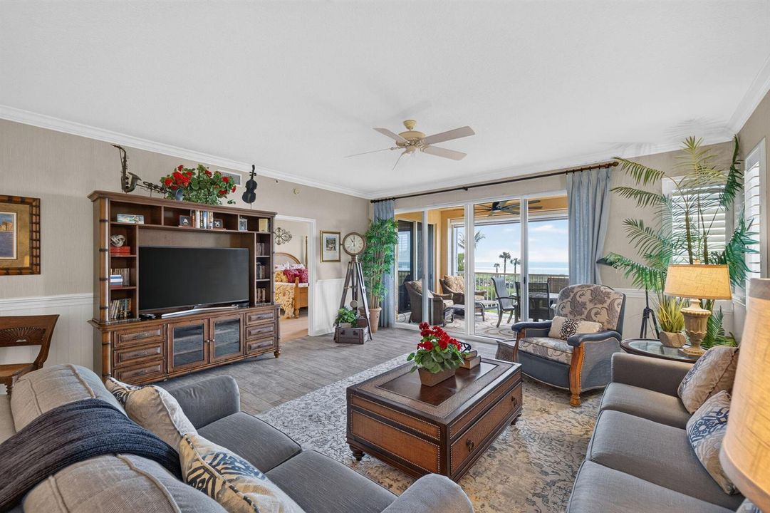 LIVING ROOM.......
