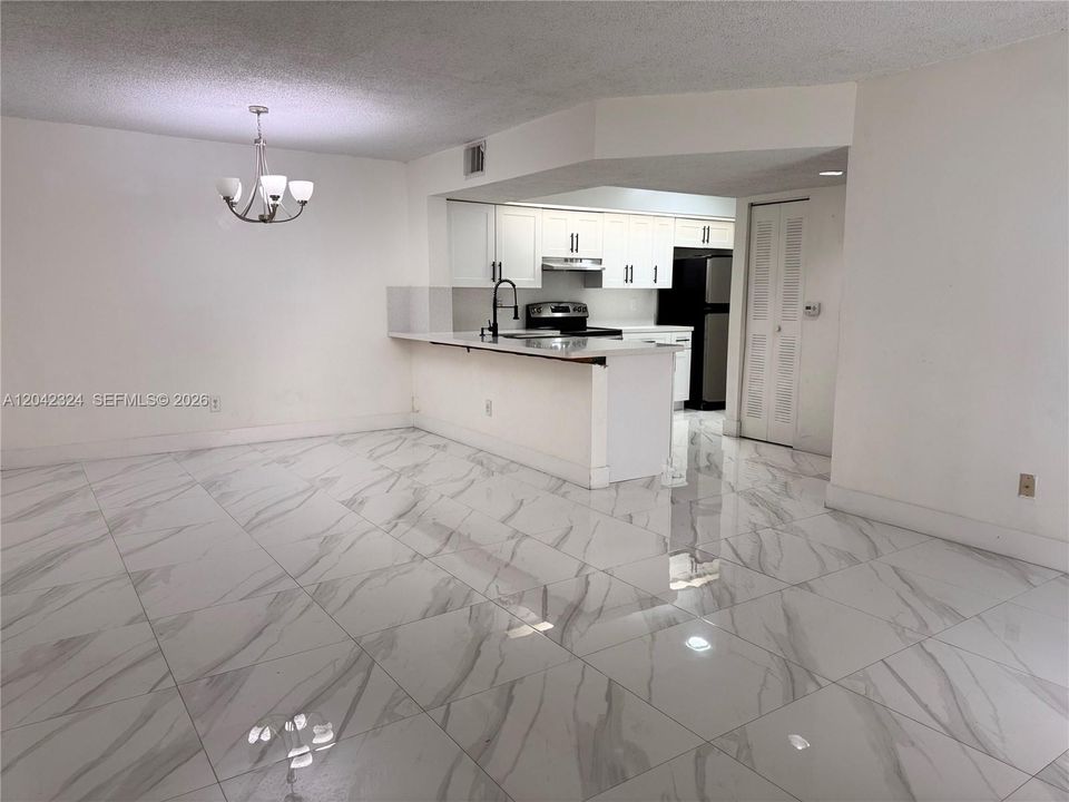 В аренду: $2,050 (1 спален, 1 ванн, 851 Квадратных фут)