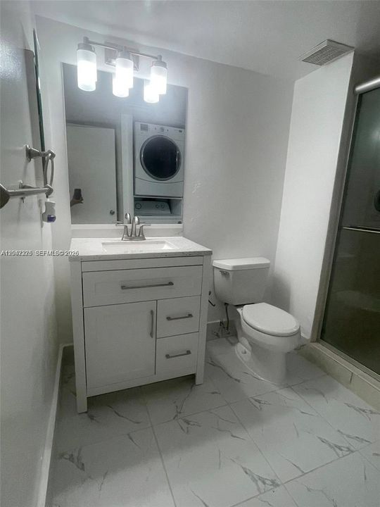 В аренду: $2,400 (2 спален, 2 ванн, 1231 Квадратных фут)