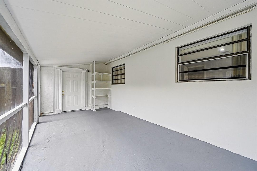 screened room