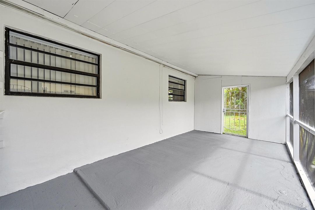 screened room