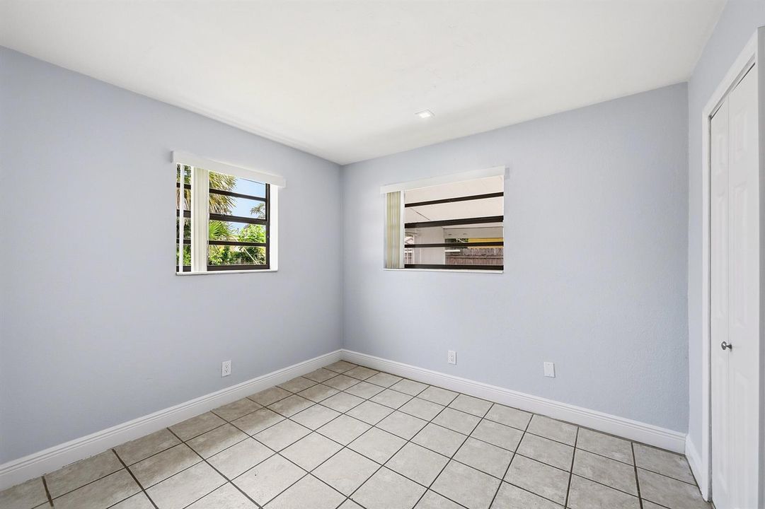24_bedroom