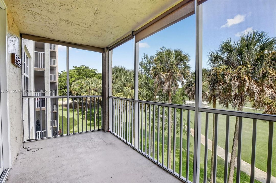 For Sale: $249,900 (2 beds, 2 baths, 1015 Square Feet)