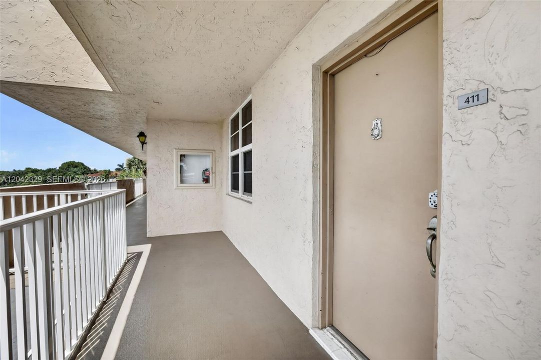 For Sale: $249,900 (2 beds, 2 baths, 1015 Square Feet)