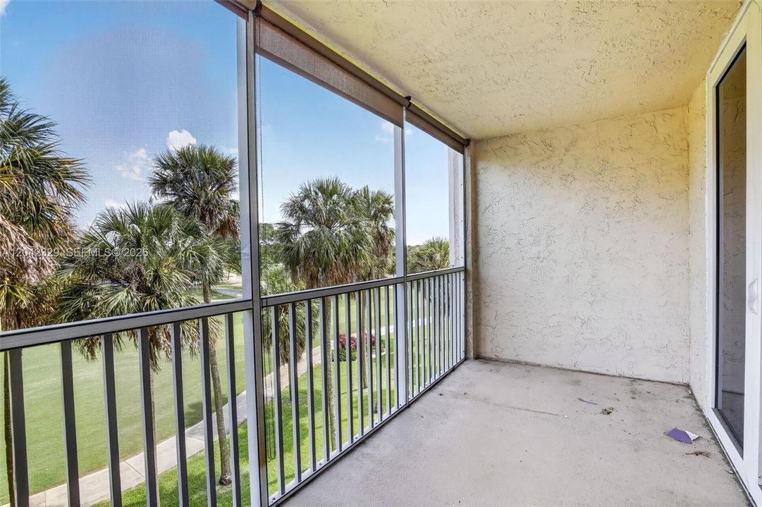 For Sale: $249,900 (2 beds, 2 baths, 1015 Square Feet)