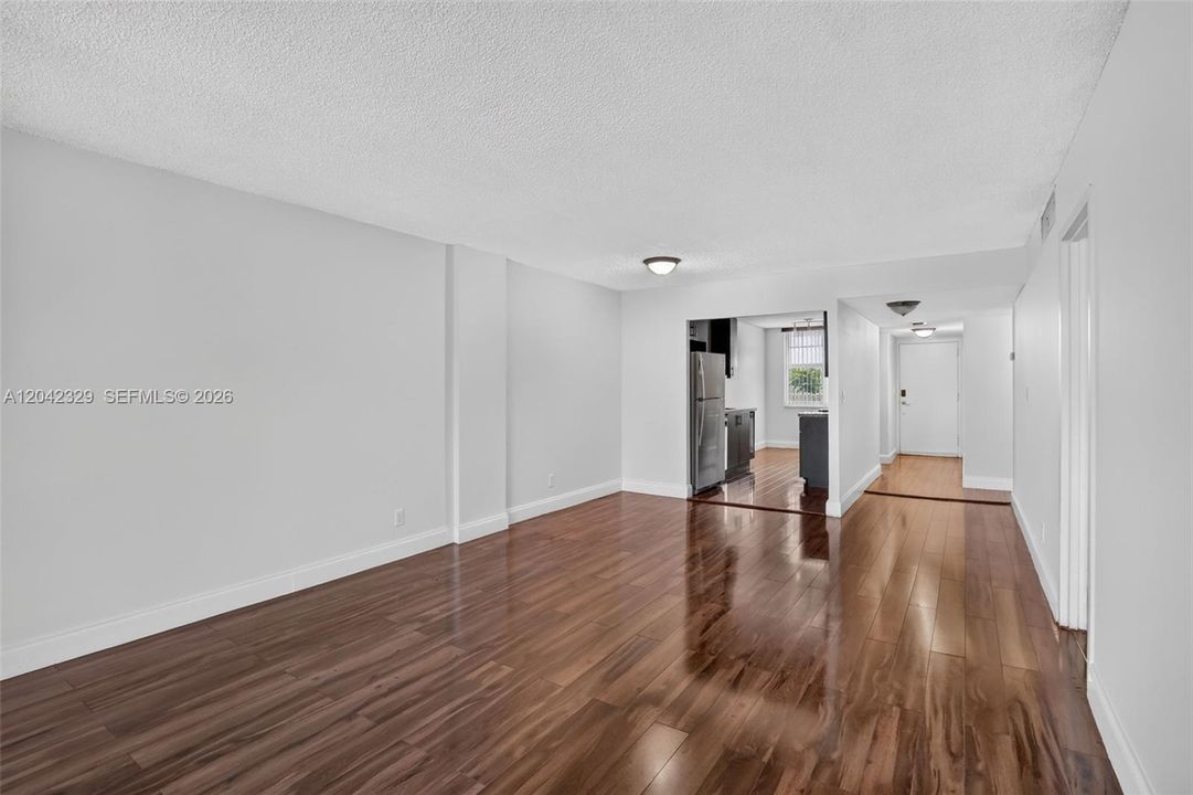 For Sale: $249,900 (2 beds, 2 baths, 1015 Square Feet)