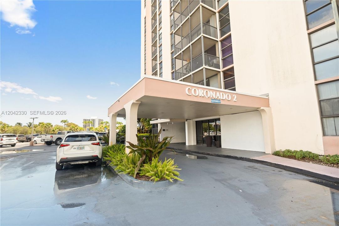 На продажу: $209,000 (2 спален, 2 ванн, 1138 Квадратных фут)