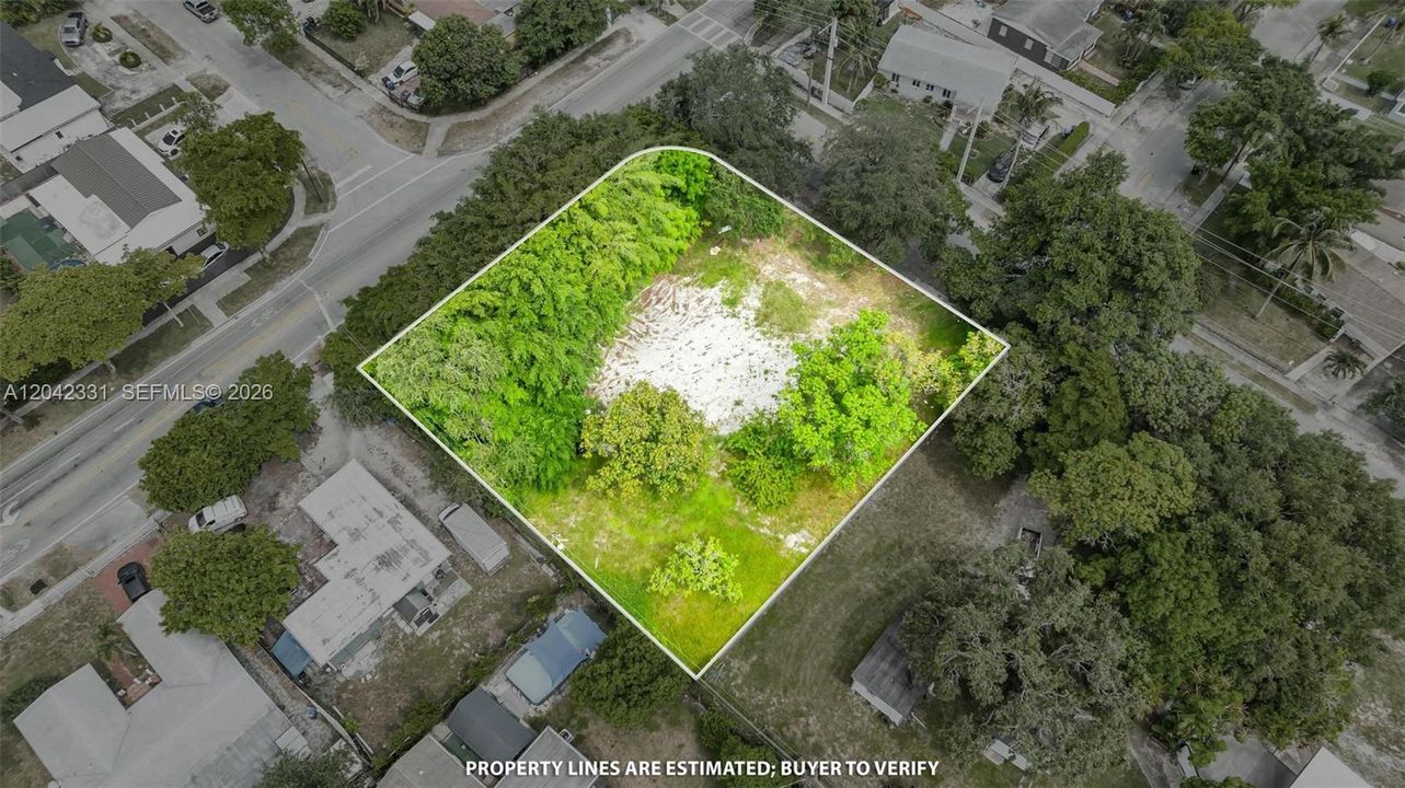 На продажу: $699,000 (0.28 acres)