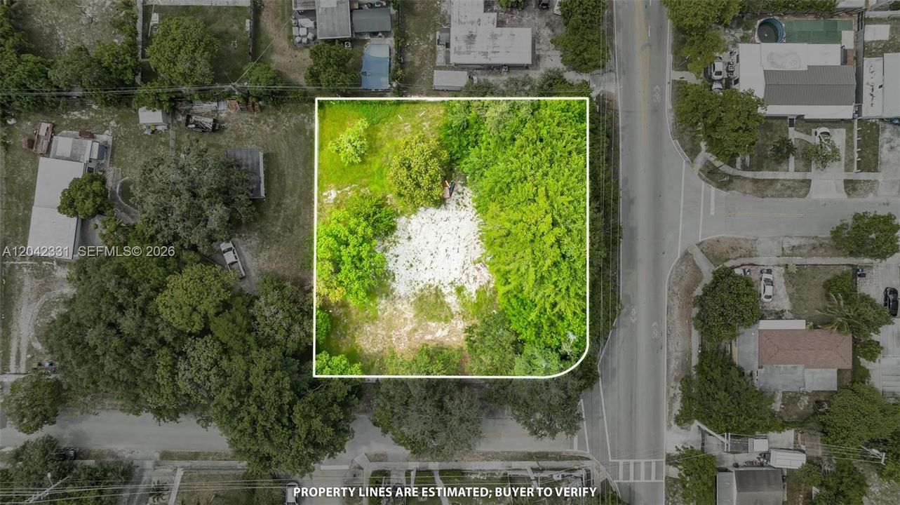 На продажу: $699,000 (0.28 acres)