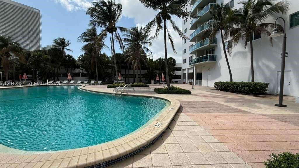 En Venta: $342,000 (1 camas, 1 baños, 1005 Pies cuadrados)