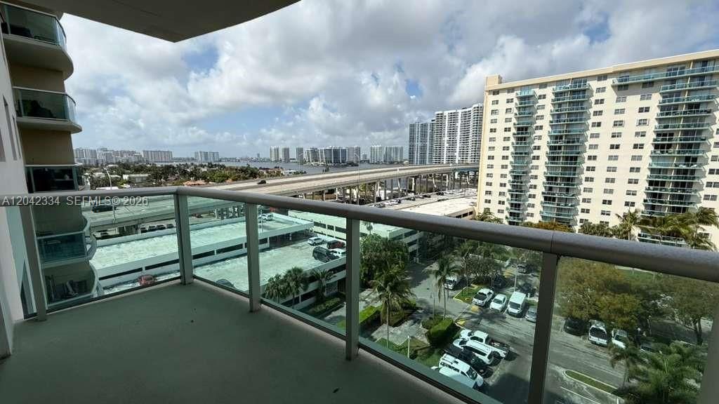 En Venta: $342,000 (1 camas, 1 baños, 1005 Pies cuadrados)