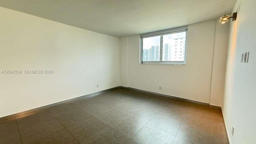 En Venta: $342,000 (1 camas, 1 baños, 1005 Pies cuadrados)