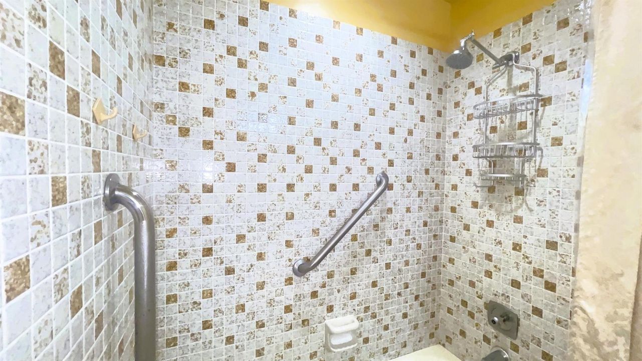 Gust Bathroom