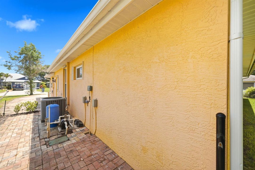 46-web-or-mls-426-ne-vanda-terrado